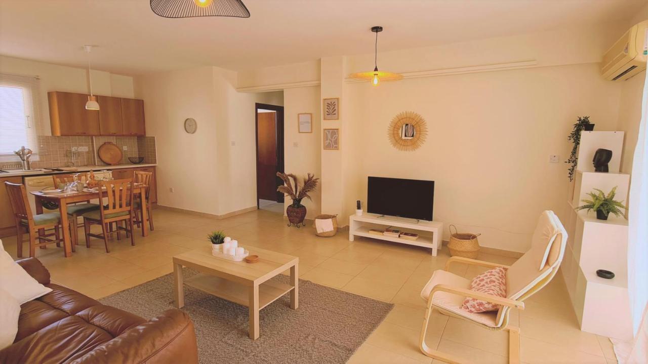 Stay Sunny Palms Apartment Oroklini Eksteriør billede