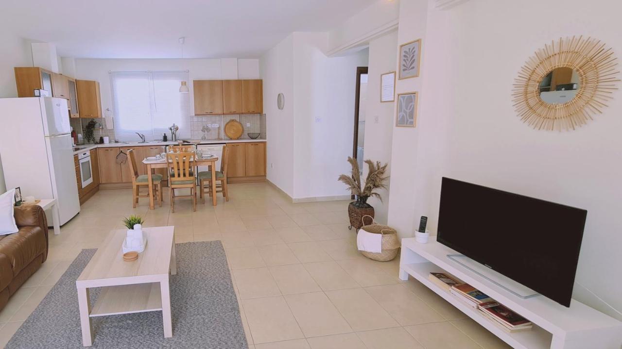 Stay Sunny Palms Apartment Oroklini Eksteriør billede
